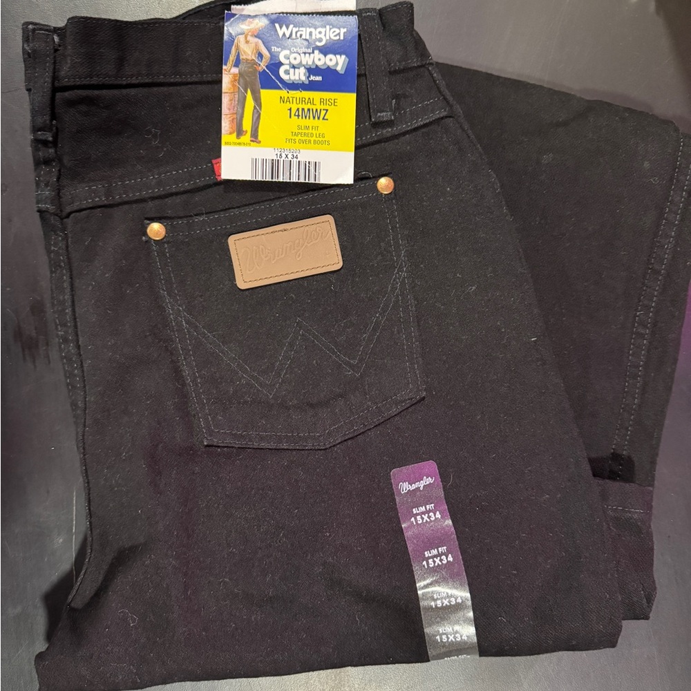 Wrangler Slim Fit, Tapered Leg Women's Jeans in Black